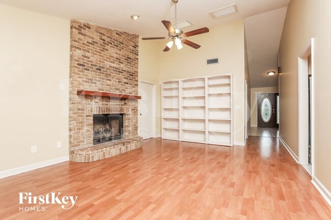 Photo - 2229 Bluff Oak St