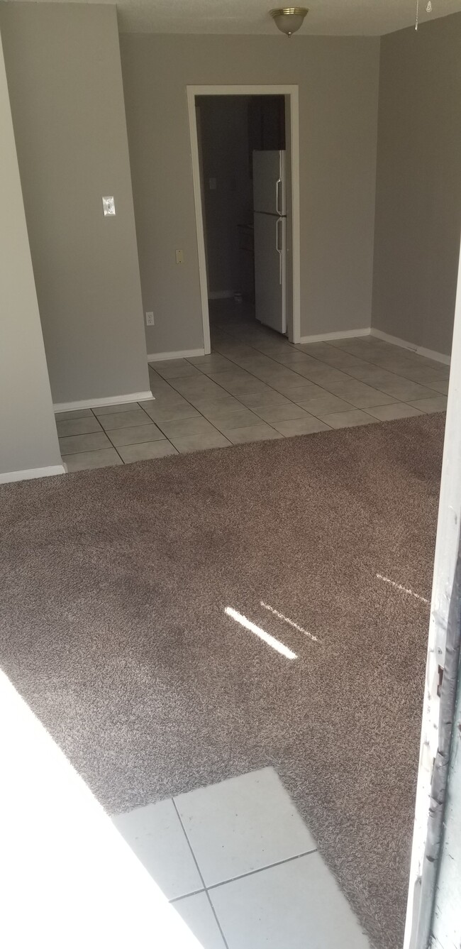 Photo - 1345-47 Halcomb ln 38127