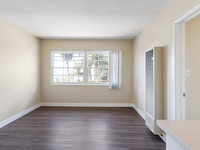 Photo - 1620 E Appleton St Unidad 04