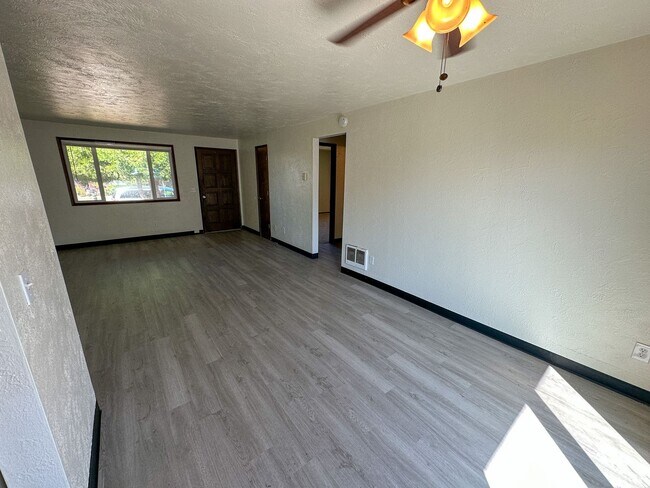 Photo - EVERGREEN1574-1594 Unidad 1584