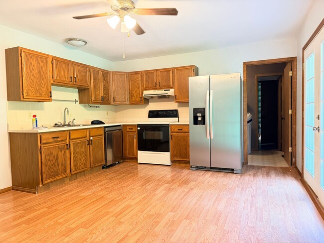 Photo - 2622 Camelot Ct