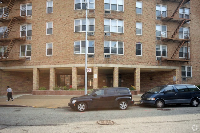 Photo - Forest Hills Chateau Corp.