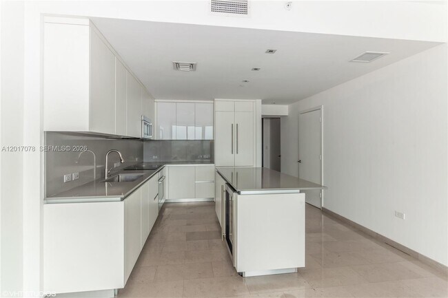 Photo - 88 SW 7th St Unit 2508