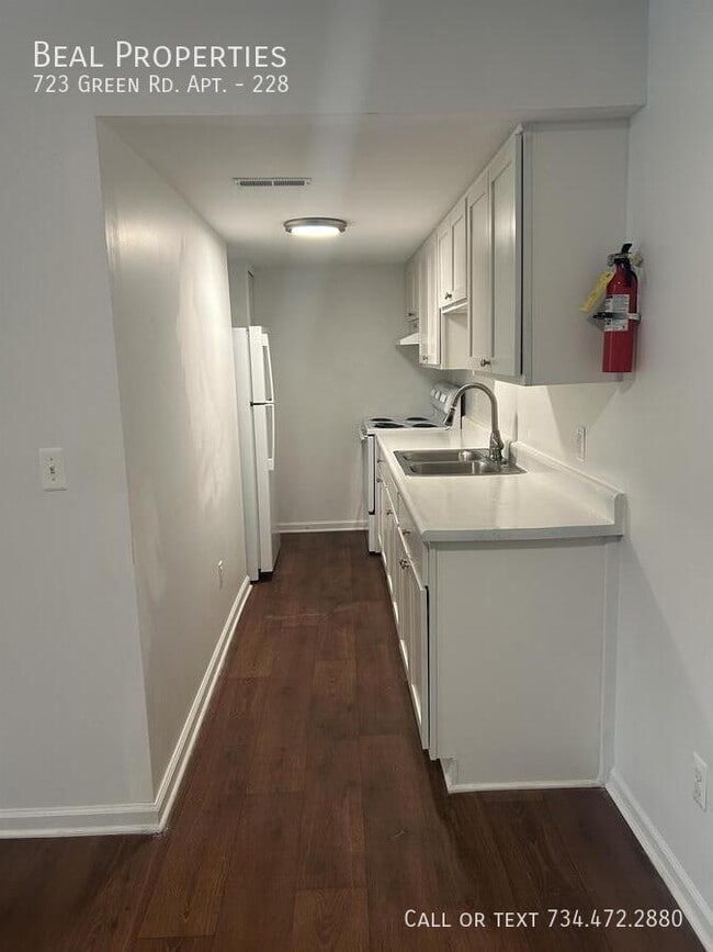 Photo - 723 Green Rd Unit 228