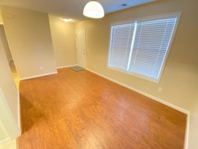 Photo - 164 W Hampton St