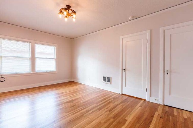 Queen Anne Apartments