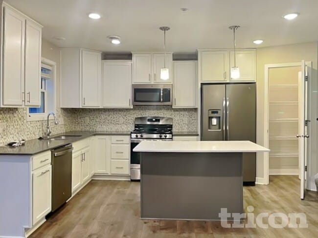 Photo - 13827 102nd Pl N