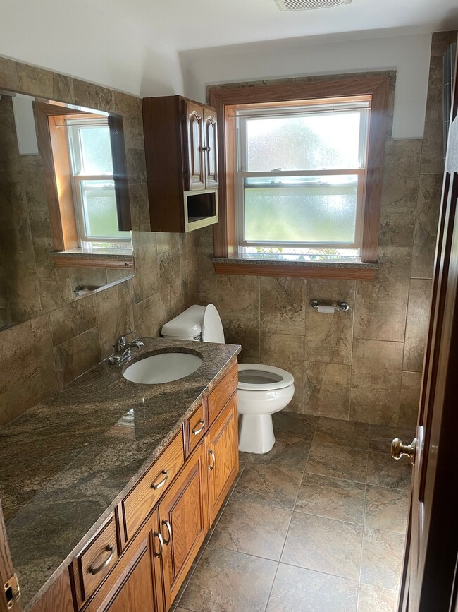 Photo - 8285 Archer Ave