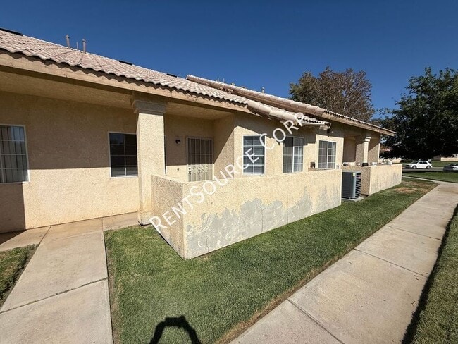 Photo - 44545 16th St E