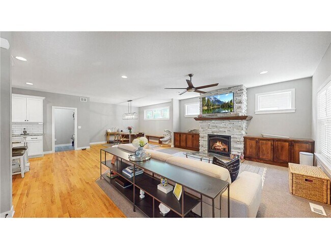 Photo - 3912 Quail Ave N