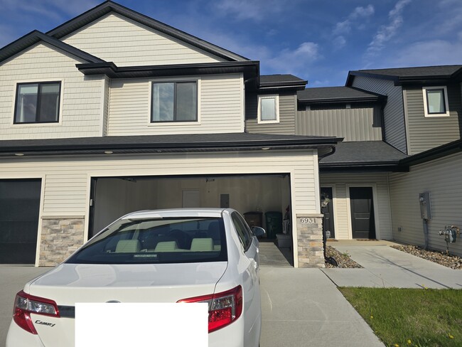 Photo - 6931 Bluebell Ct Townhome