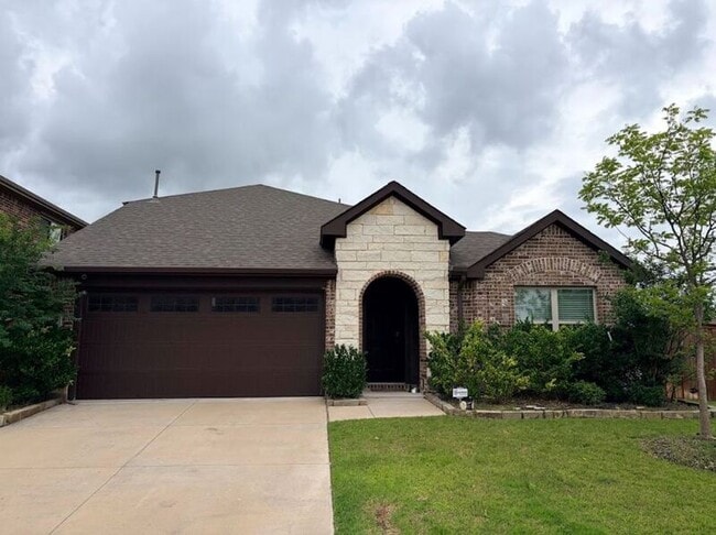 Building Photo - 3811 Thomas Plns Dr