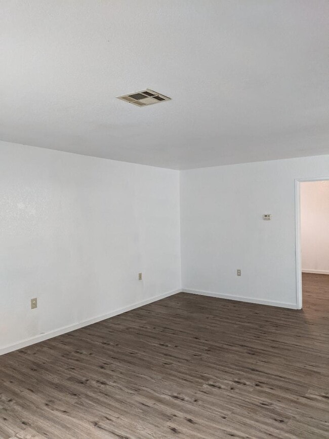 Photo - 1320 Lakewood Ave