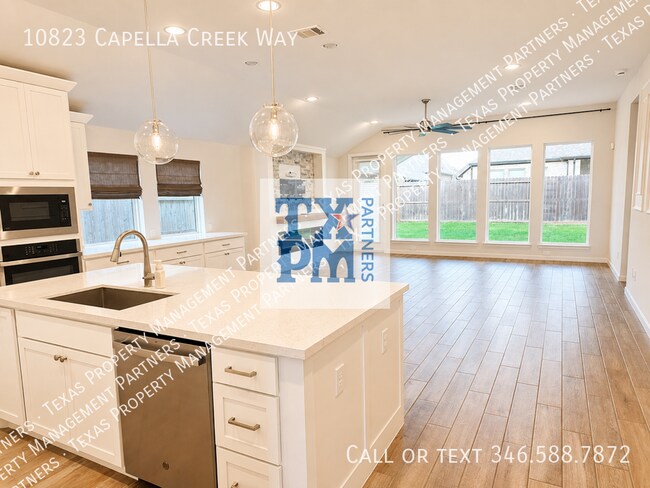 10823 Capella Crk Wy