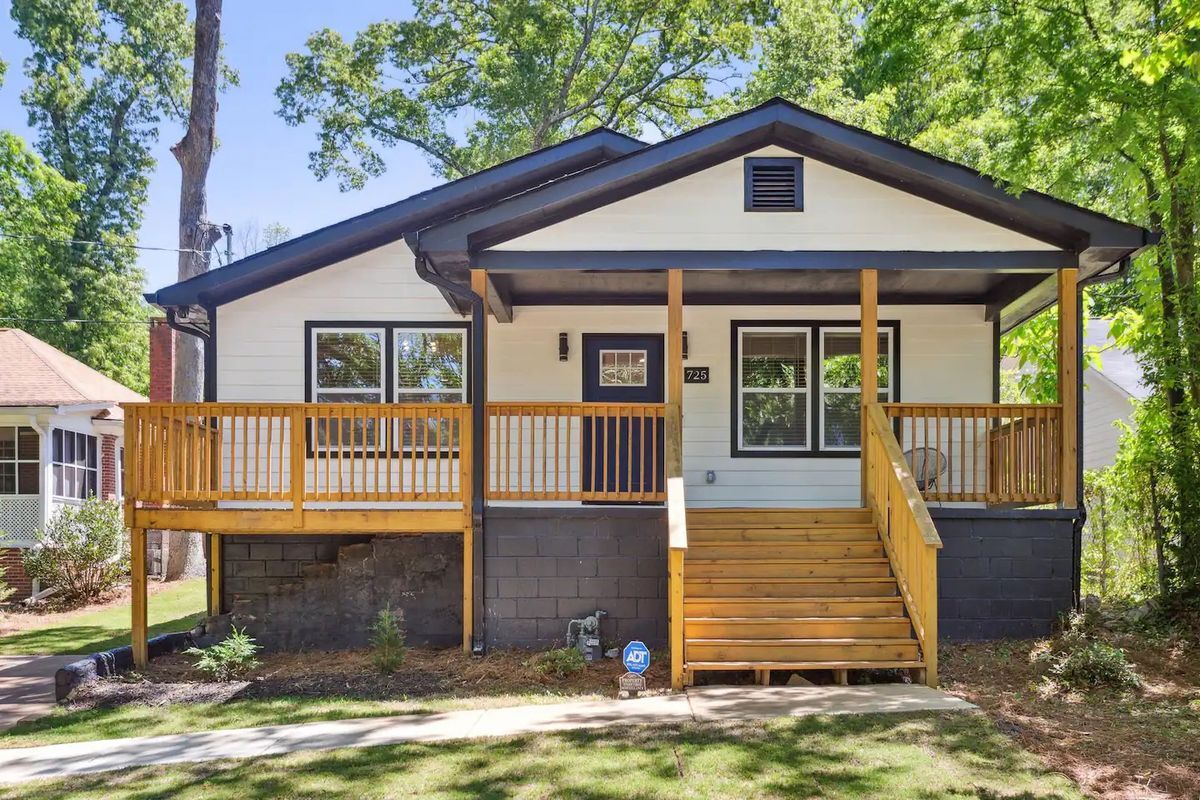 Photo - 725 Alta Pl NW House