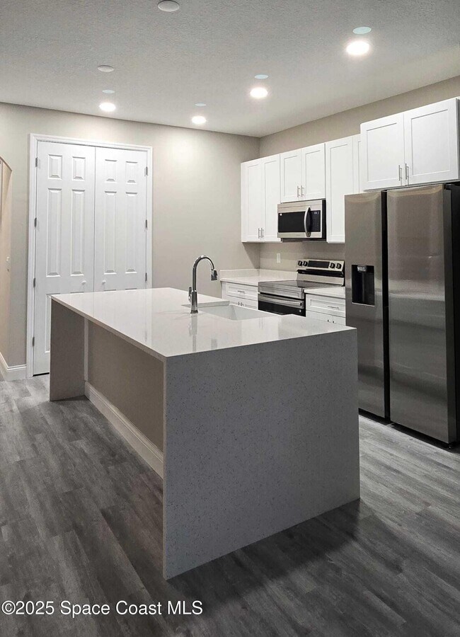 Photo - 1801 Warton Ave SE