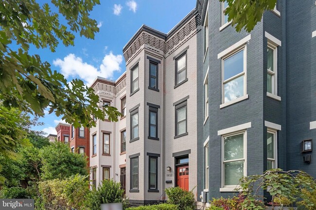 Photo - 1932 15th St NW