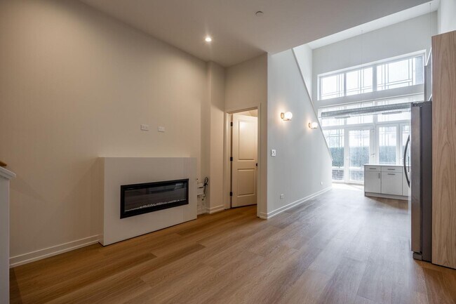 6340 W Belmont Ave Unit 102