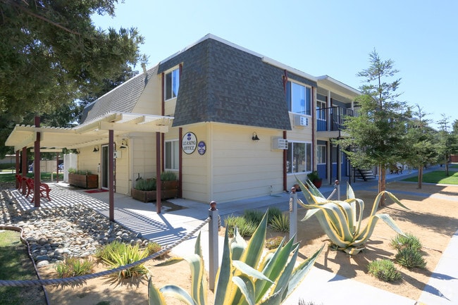 Primary Photo - 450 - Harbor Breeze