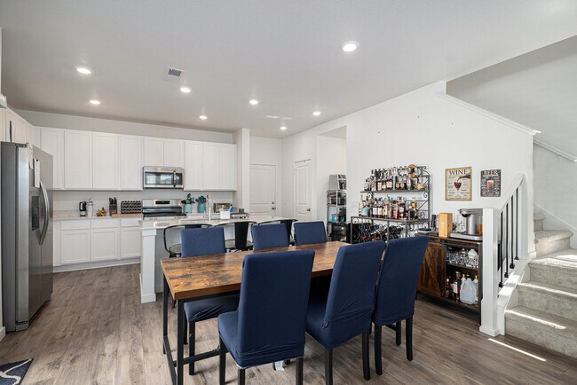 Photo - 635 Cottonwood Ave