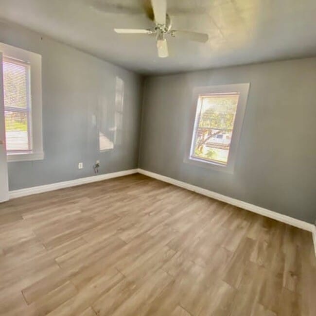 Photo - Handyman Special $0 First Month's Rent / $0 Deposit at move-in “You fix, you SAVE BIG!!” Contact ...