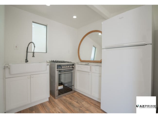 Photo - Experience Modern City Living In This Effi...