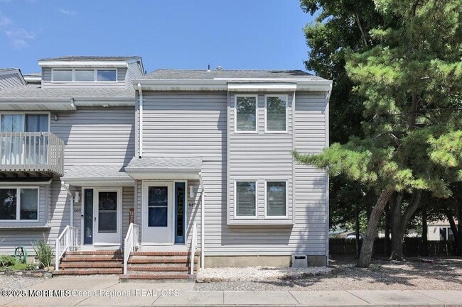 Building Photo - 667 Ellicott Ave Unit 106 Rental