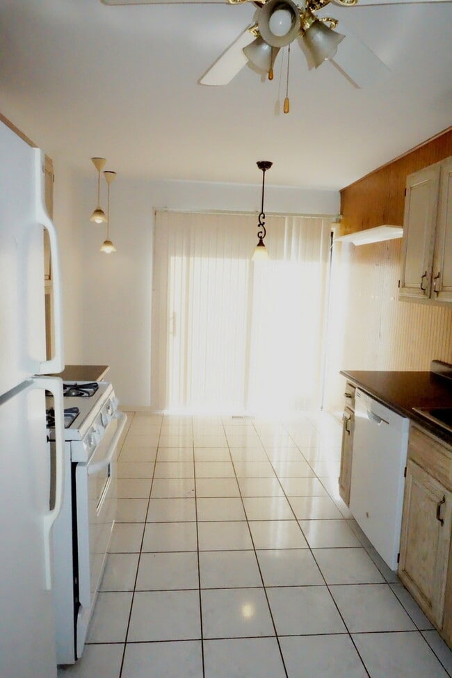 Photo - 1185 Leicester Ct