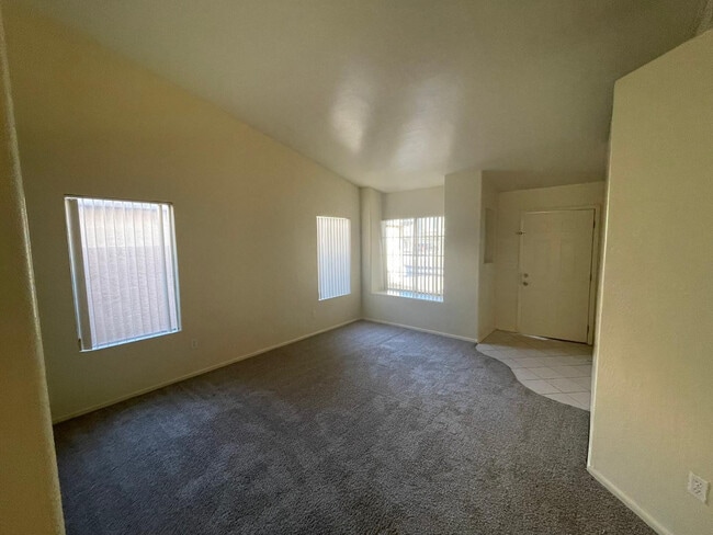 Photo - 837 E Glenmere Dr