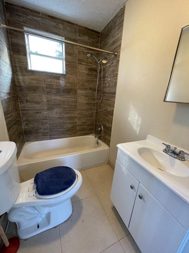 Photo - 1912 N 20th Ave Unit REAR