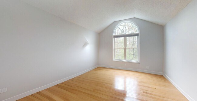 Photo - 8 Knollwood Ct