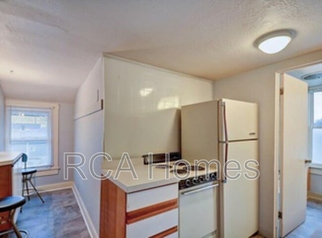 Building Photo - 2912.5 Shelby St