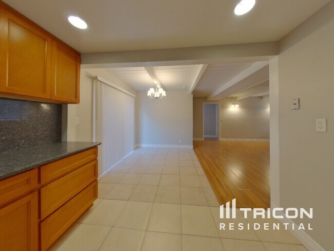 Photo - 400 Shaddick Dr