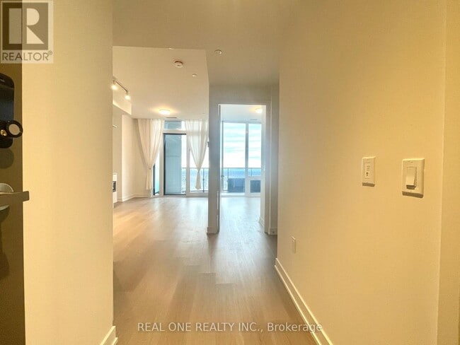 Photo - 448 Burnhamthorpe Rd W Unité 2109