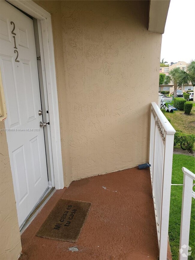 Building Photo - 8615 NW 5th Ter Unit 14-212 Rental