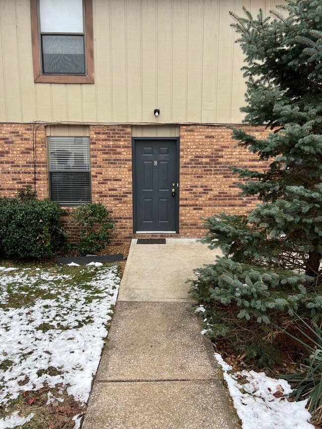 Building Photo - 2512 Elmwood Pkwy