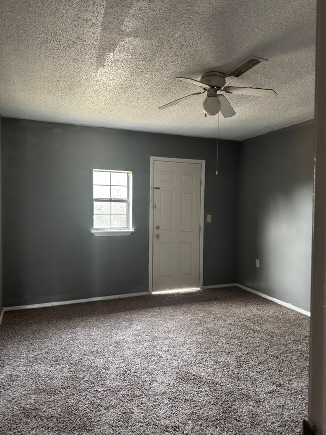 Photo - Russell Street 200-1