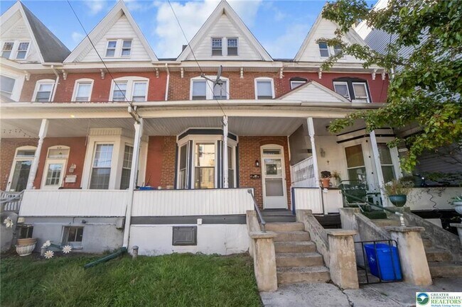 Photo - 421 Center St