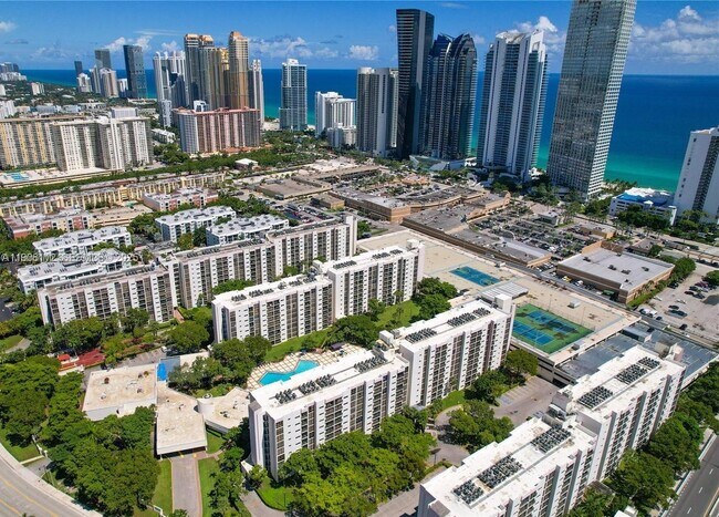 Building Photo - 16909 N Bay Rd Unit 103