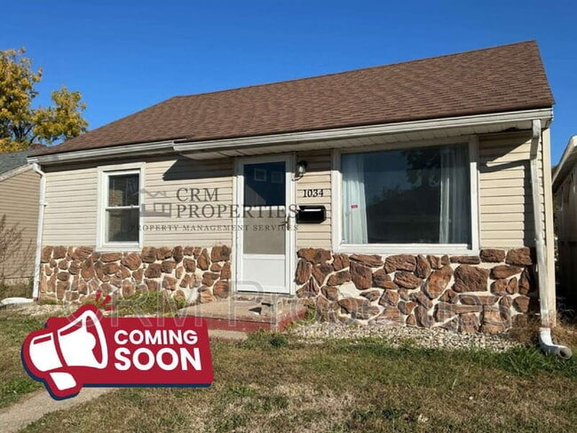 Building Photo - 1034 E Elm St