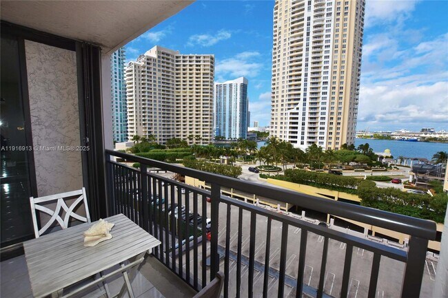 Photo - 540 Brickell Key Dr Unit 1120