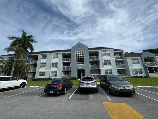 Photo - 8660 SW 212th St Unit 108