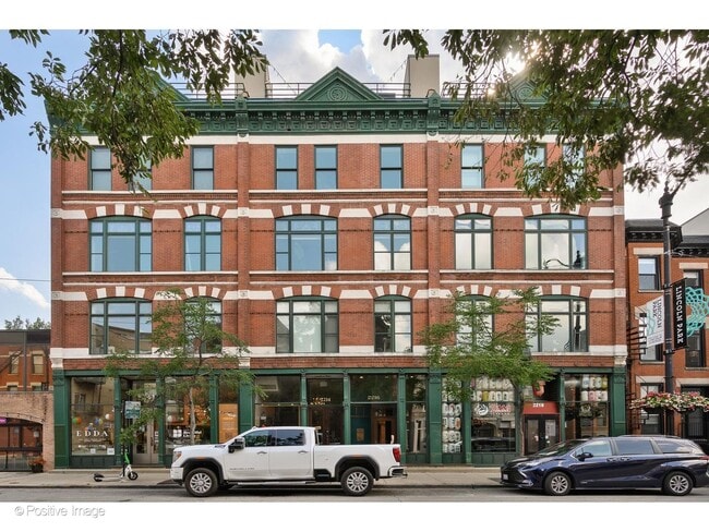 Building Photo - 2216 N Lincoln Ave