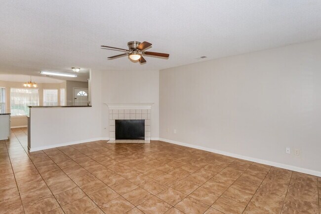 Photo - 40 Center Oak Dr