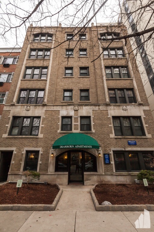 Building Photo - 1340 N Dearborn St Rental
