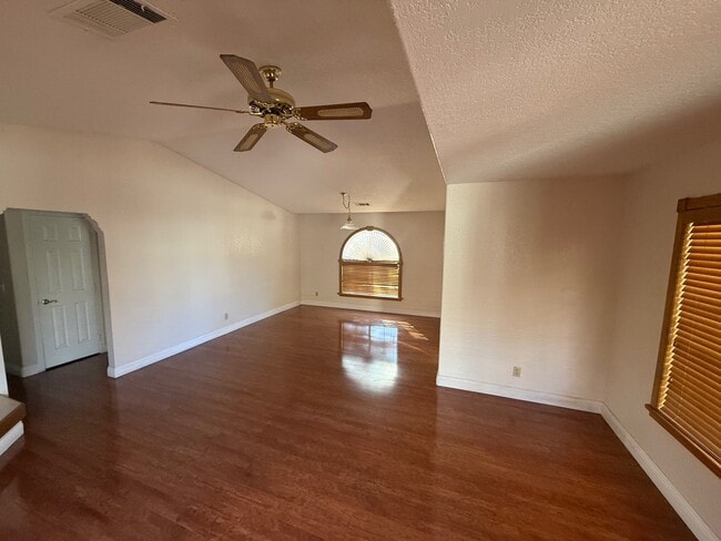 Photo - 1409 Santa Margarita St Unidad F