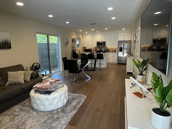 Photo - 3098 Rockview Pl