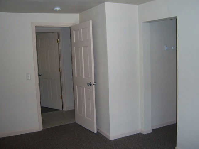 Spacious bedrooms - 1014 Oxford Ave Unit 1014.5 Oxford - 4 bedroom