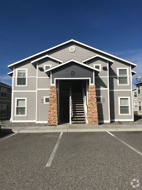 Building Photo - 6405 Chapel Hill Blvd Unit D202 Rental