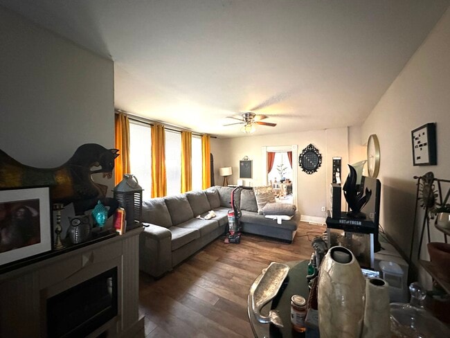 Building Photo - 2563 N Bartlett Ave Unit 2563 Rental